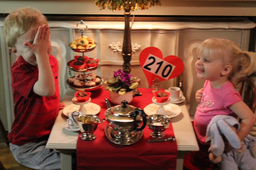 [valentines%2520at%2520table%25203%255B9%255D.jpg]