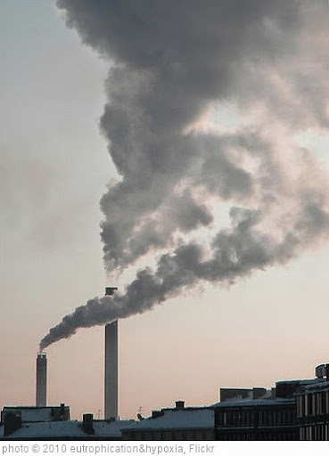 'Smoke plume from power plant chimney, Helsinki, Finland' photo (c) 2010, eutrophication&hypoxia - license: https://creativecommons.org/licenses/by/2.0/