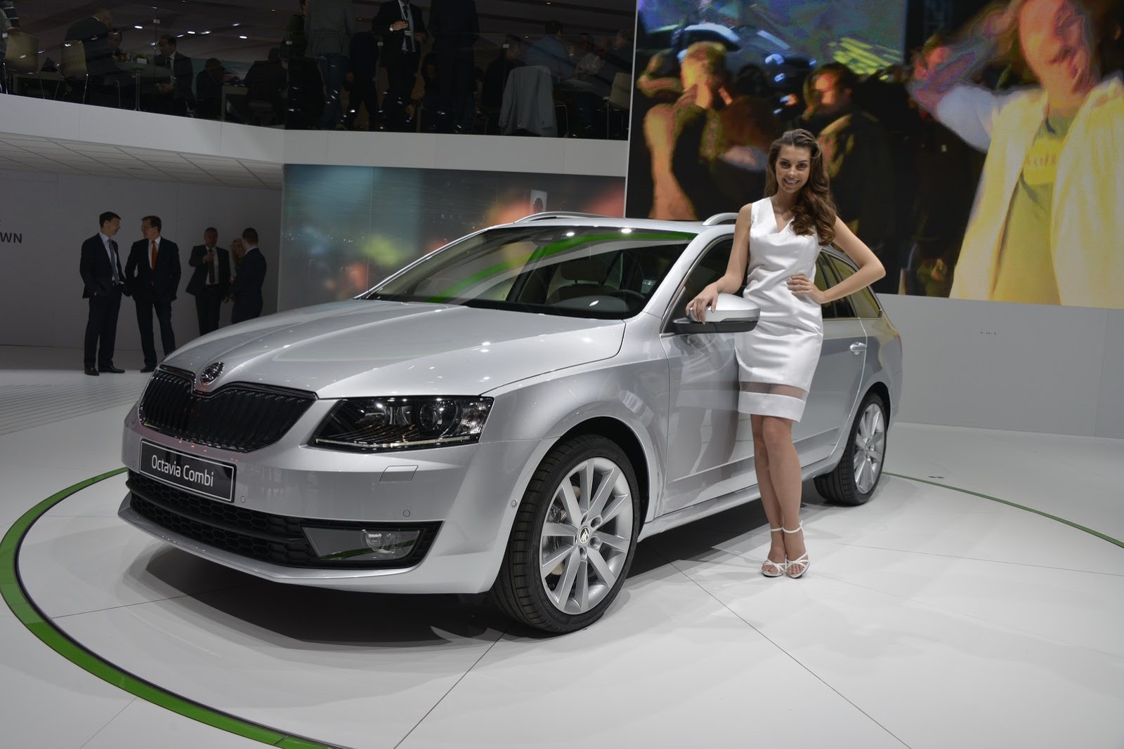 [New-Skoda-Octavia-Combi-14%255B2%255D.jpg]