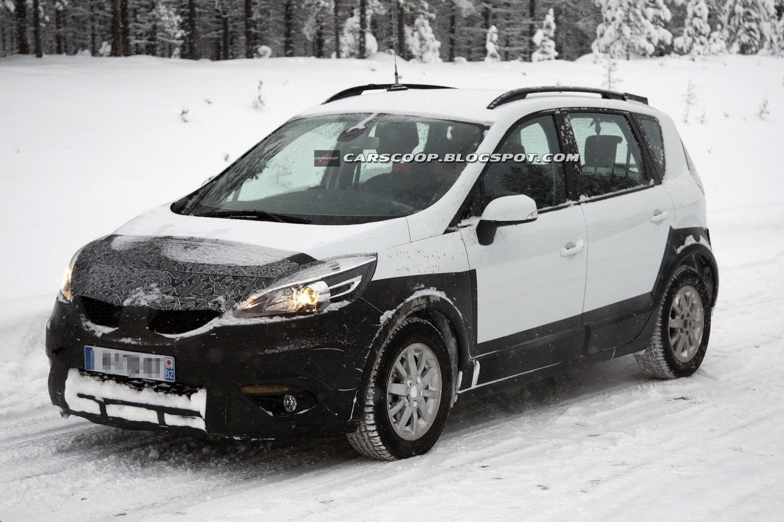 [2013-Renault-Scenic-Conquest-3%255B3%255D.jpg]