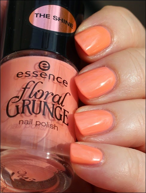 Essence Floral Grunge The Shine Be Flowerful 03