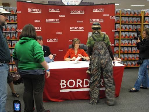 Palin signs copies of her new book 
