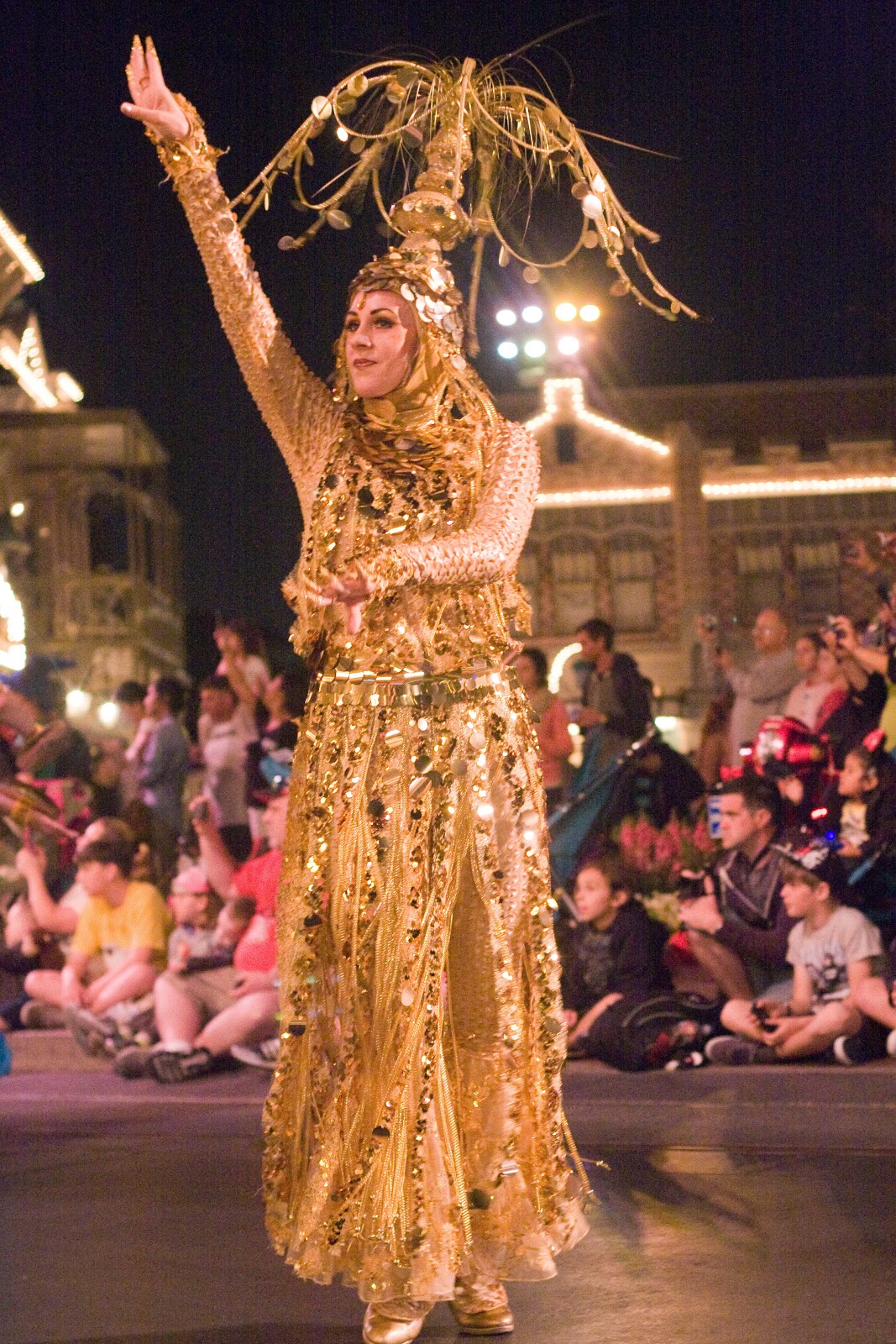 [soundtastic%2520parade%2520dancer%25203%255B3%255D.jpg]