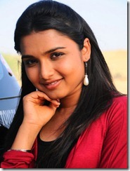 Thulli Vilayadu Movie Actress Deepthi Nambiar Stills