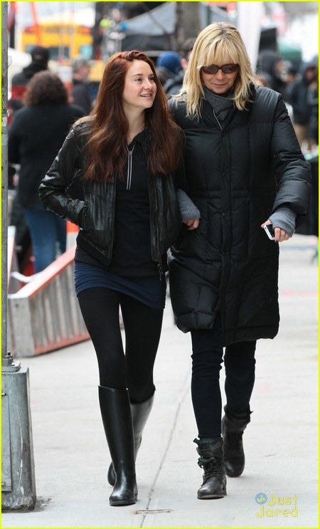 The New Mary Jane Watson Revealed in The Amazing Spider-Man 2 07