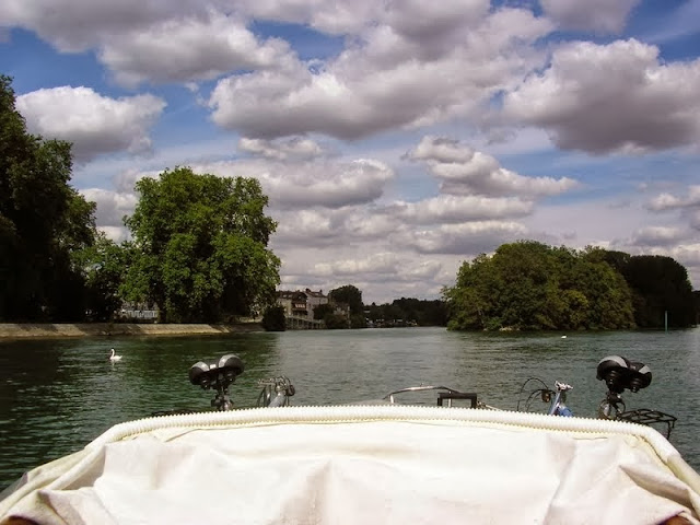 entre THOMERY et MELUN