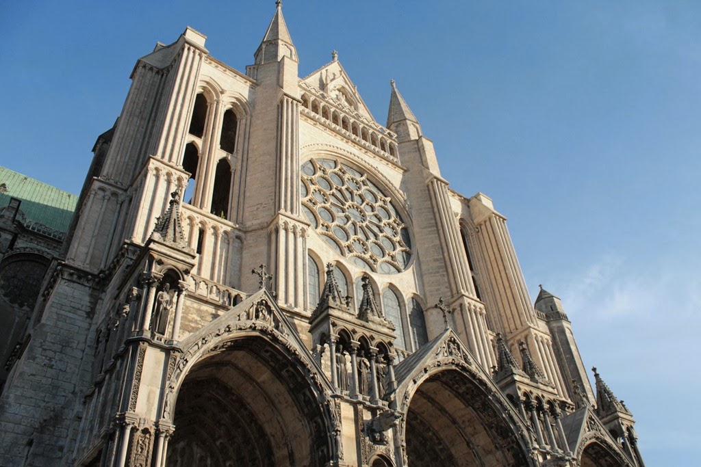 [IMG_7652-Chartres-Notre-Dame-geiles-%255B1%255D.jpg]