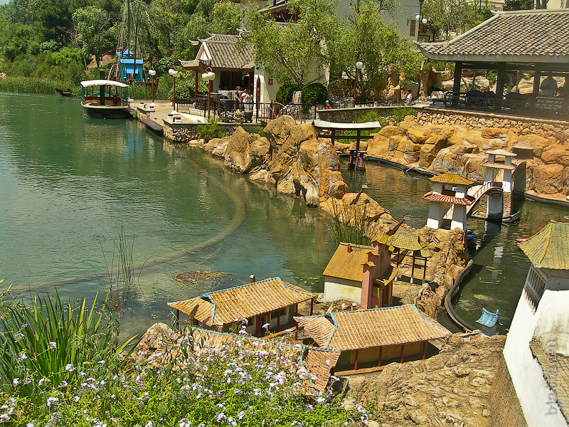 29. Китай. Порт Авентура. Port Aventura. Salou. Costa Dorada. Spain. Бонсай город, и бонсай порт, с управлением катерами и лодками. 29. Китай. Порт Авентура. Port Aventura. Salou. Costa Dorada. Spain. Бонсай город, и бонсай порт, с управлением катерами и лодками.