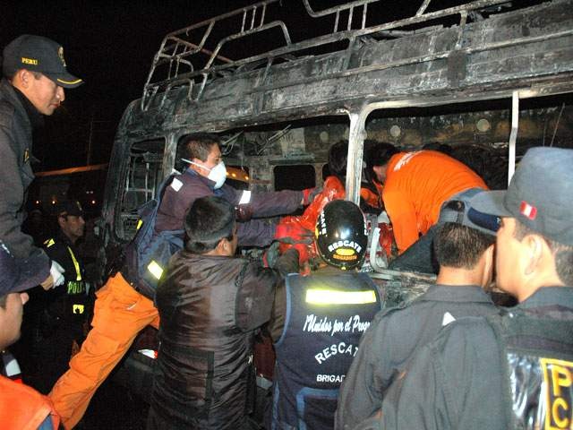 [brigadistas%2520de%2520la%2520municipalidad%2520provincial%2520de%2520huarochiri%2520apoyan%2520en%2520el%2520rescate%2520de%2520cuerpos%2520de%2520fallecidos%25201%255B3%255D.jpg]