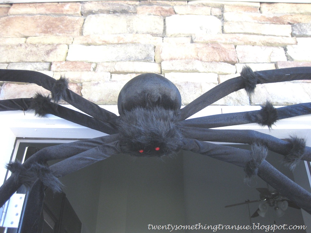 [Halloween%2520Front%2520Door%255B8%255D.jpg]