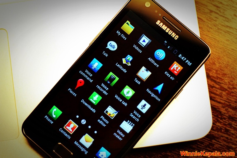 [2011-06-Samsung-Galaxy-S2-Review-099.jpg]