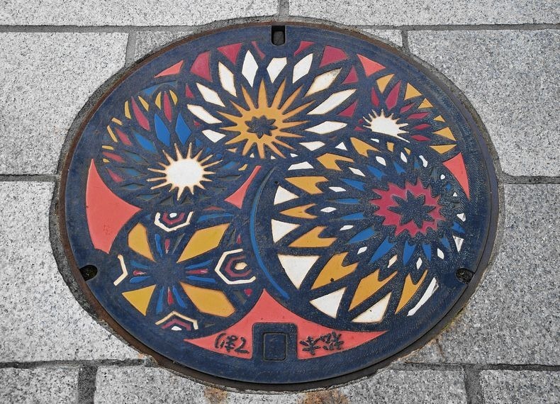 japan-manhole-covers-13
