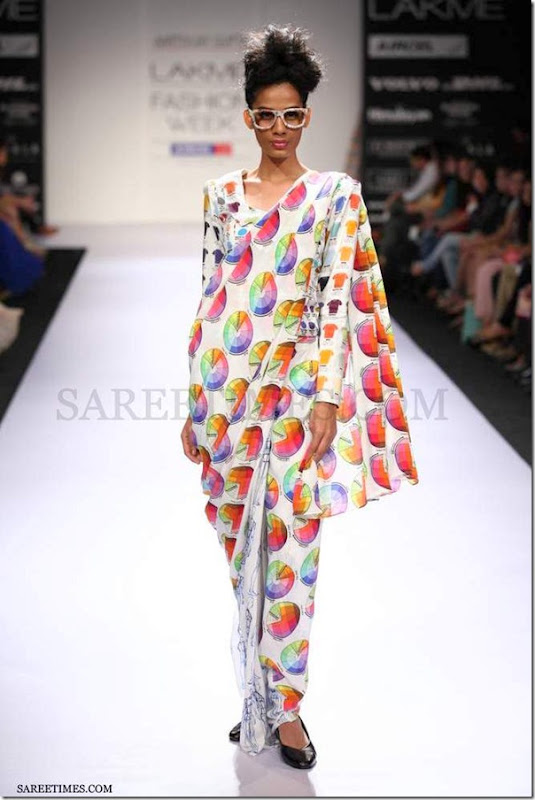 Aarti_Vijay_Gupta_Sari