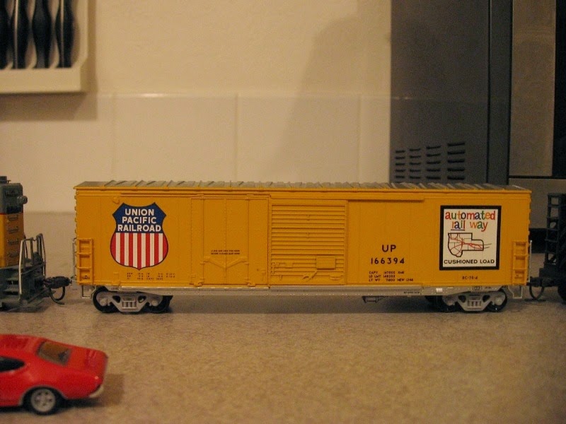 [IMG_5072-Union-Pacific-Boxcar-166394.jpg]