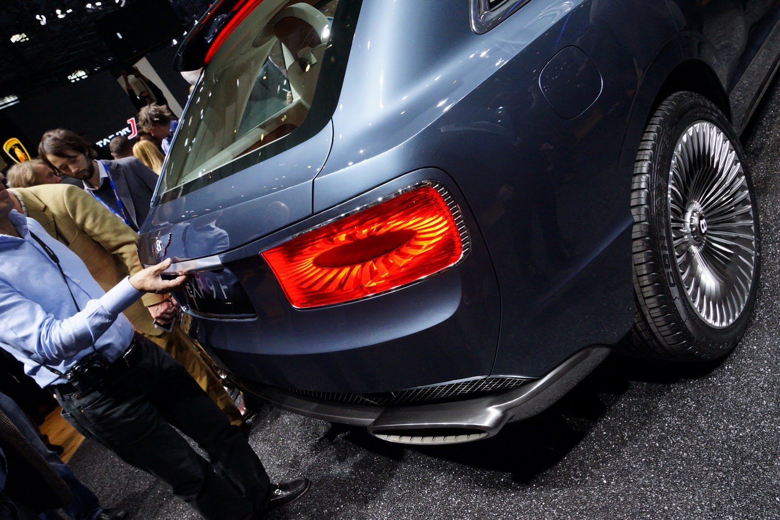 [Bentley-EXP-9-F-22%255B2%255D.jpg]