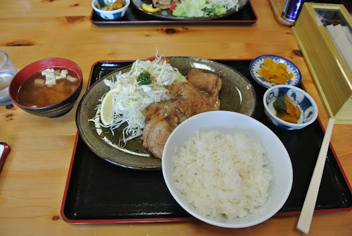 これまたいつものイノブタ焼肉定食