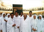 عکس بازیگران مرد و زن در کنار خانه کعبه