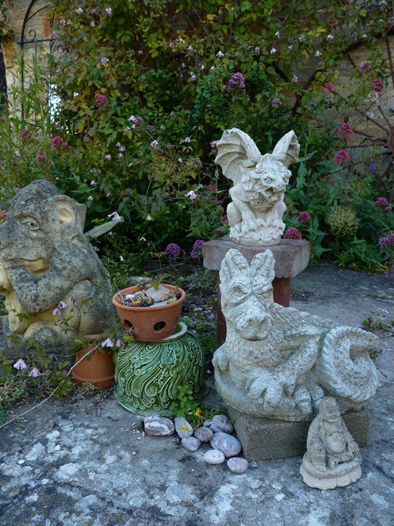 [garden%2520june%25202011%2520012%255B4%255D.jpg]