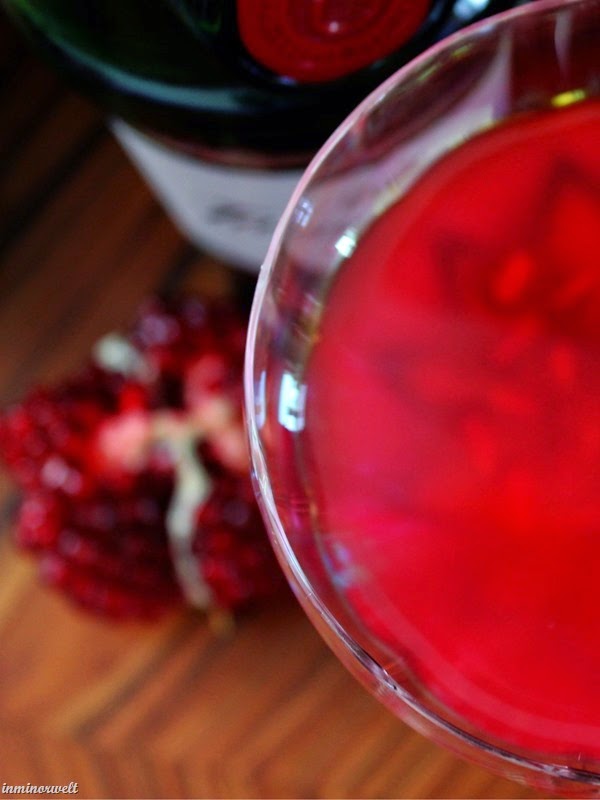 PomegranateGinSling06.jpg