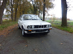 BMW 320i E30