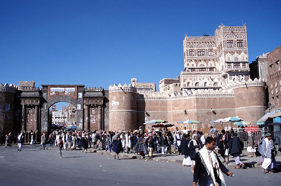 [Bab_Al_Yemen_Sanaa_Yemen%255B5%255D.jpg]