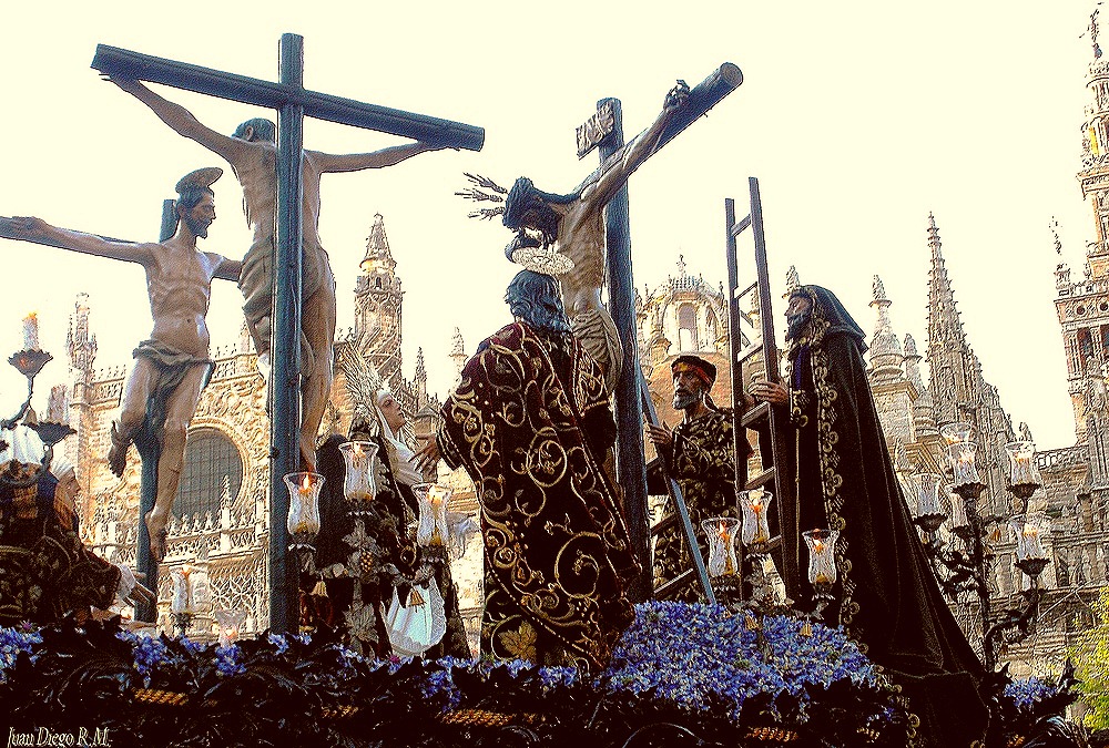 [Semana-Santa-en-Sevilla-a221156079.jpg]