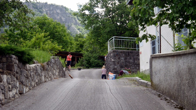 2014-05-Cistilna-akcija-Osek-21.JPG