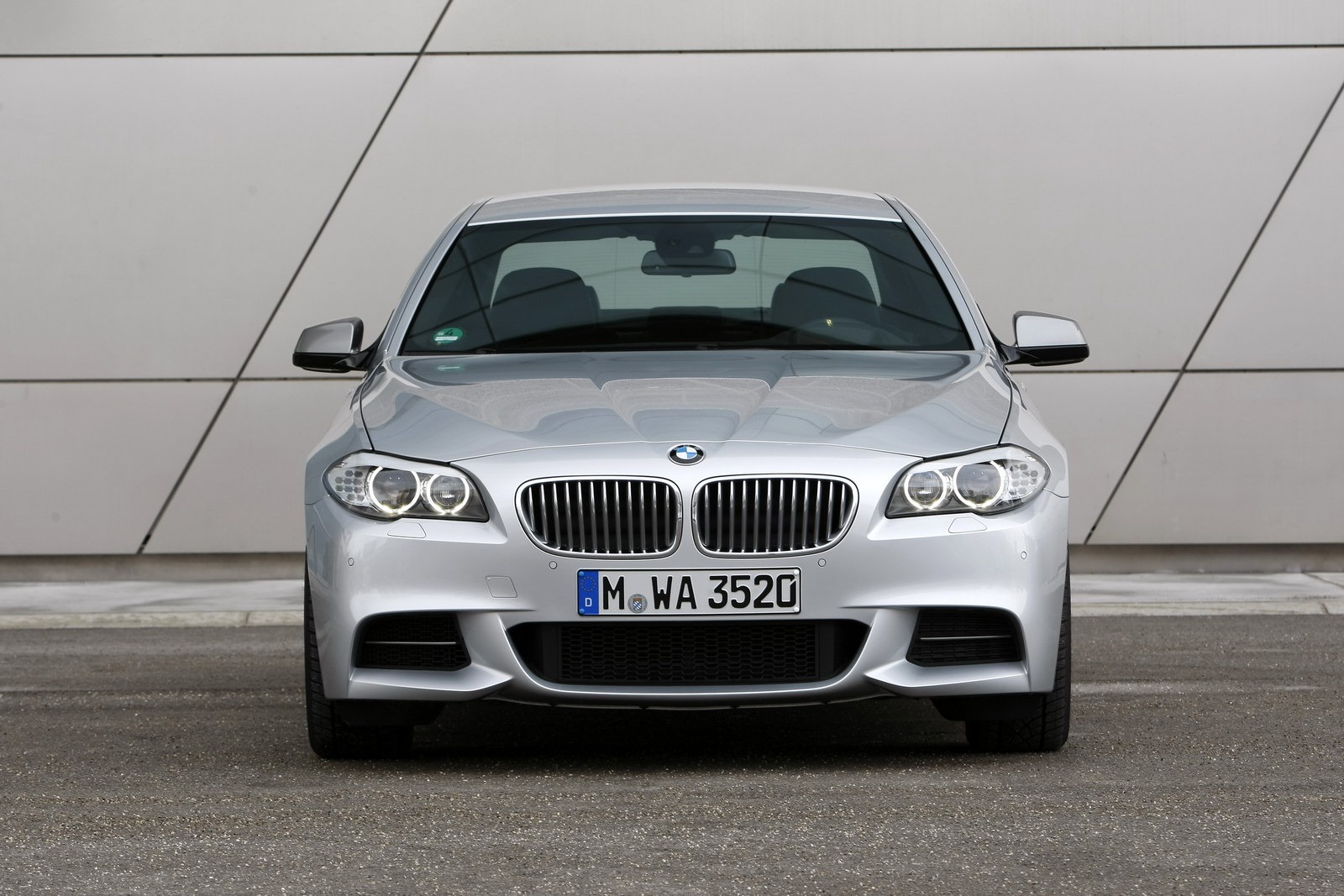 [BMW-M550d-xDrive-54%255B2%255D.jpg]