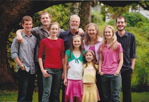 familyphoto_1-580x398