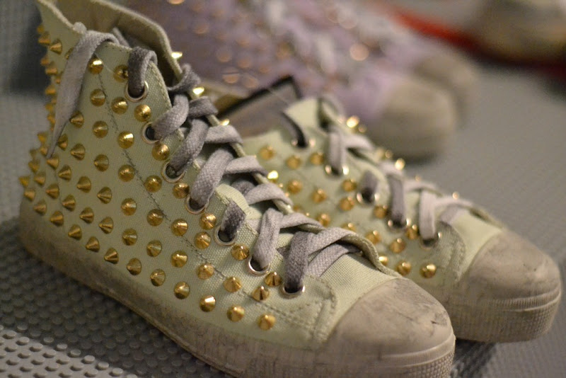 Gienchi, Gienchi shoes, Studded shoes