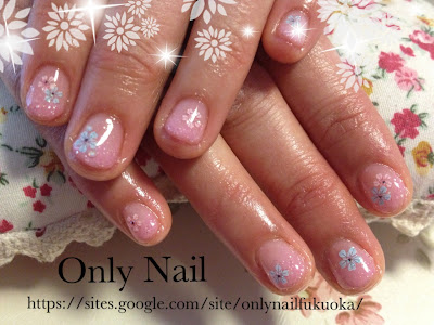 深爪で小さな爪にはグラデーション