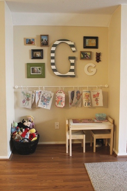 [hang%2520wall%2520art%2520play%2520room%255B9%255D.jpg]