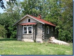 4189 Indiana - Benton, IN - Lincoln Highway (US-33) - remnants of Benton's Log Cabin Camp 4189 Indiana - Benton, IN - Lincoln Highway (US-33) - remnants of Benton's Log Cabin Camp