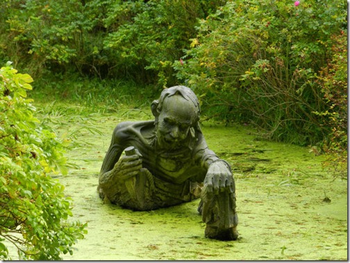 scary_swamp_sculpture_from_ireland_640_02