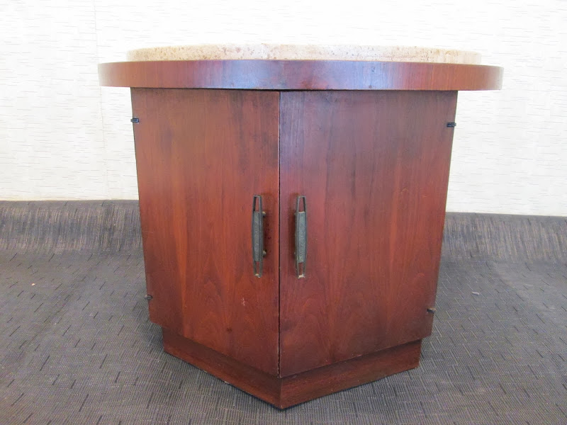 Sidetable