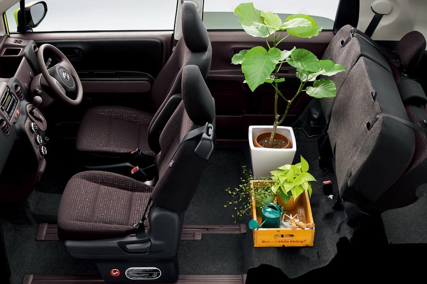 [2013-Toyota-Spade-23%255B2%255D.jpg]