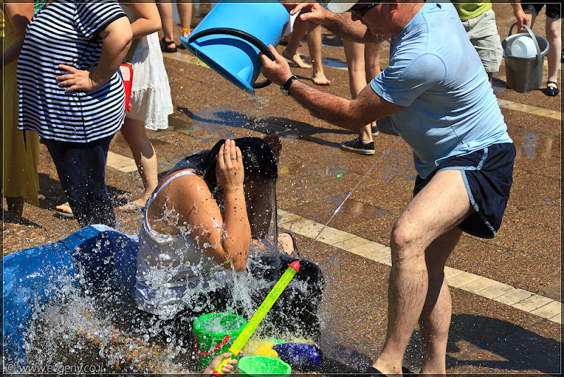 il/Настоящее мочилово в центре Тель Авива (20110701 ta water war 014 6717)