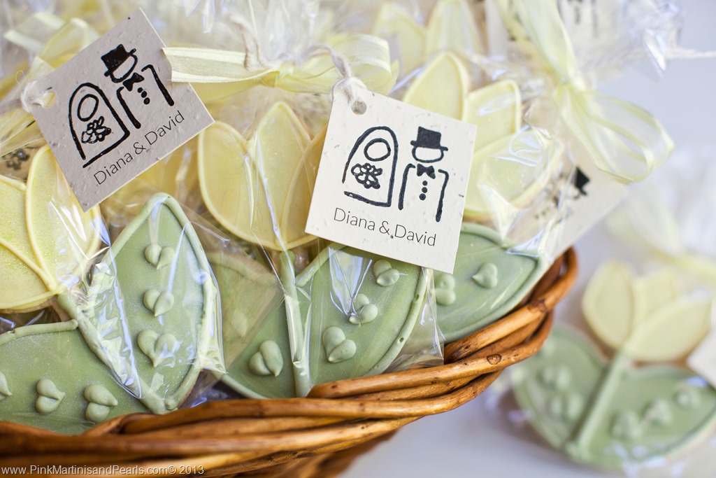 [bridal%2520shower%2520cookies%2520in%2520basket%255B10%255D.jpg]