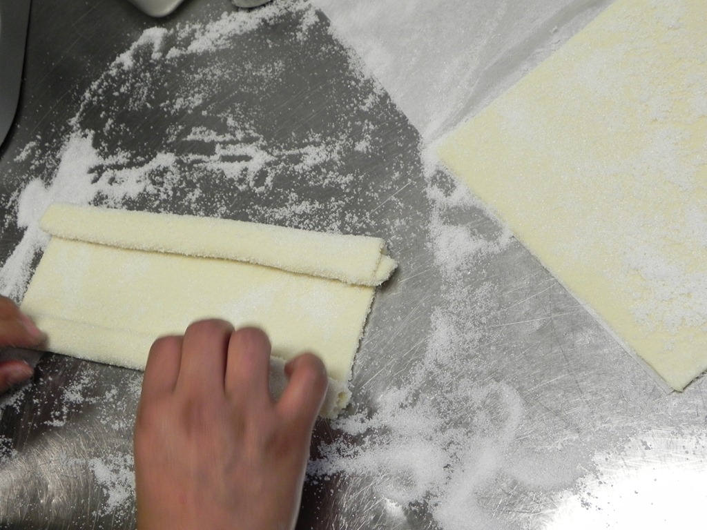 [DSCN81648.jpg&description=Orecchie Di Elefante-Baking with My Chef Hubby')]