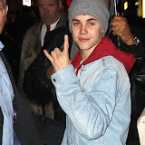 Justin Bieber Arrives for Letterman 2011