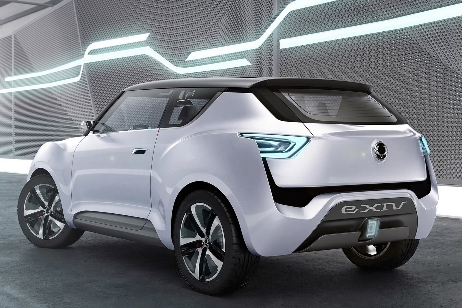 [SsangYong-e-XIV-7%255B2%255D.jpg]