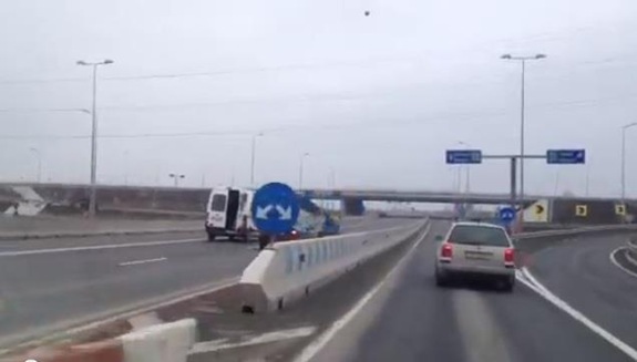 super cursa de cai pe autostrada A2 super cursa de cai pe autostrada A2