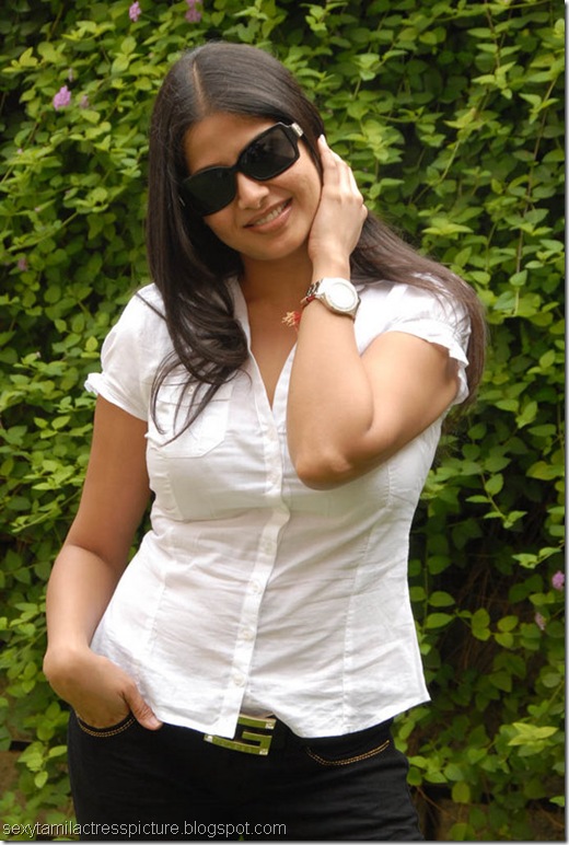 gorgeous-sangeetha-hot-in-tight-jean-picture
