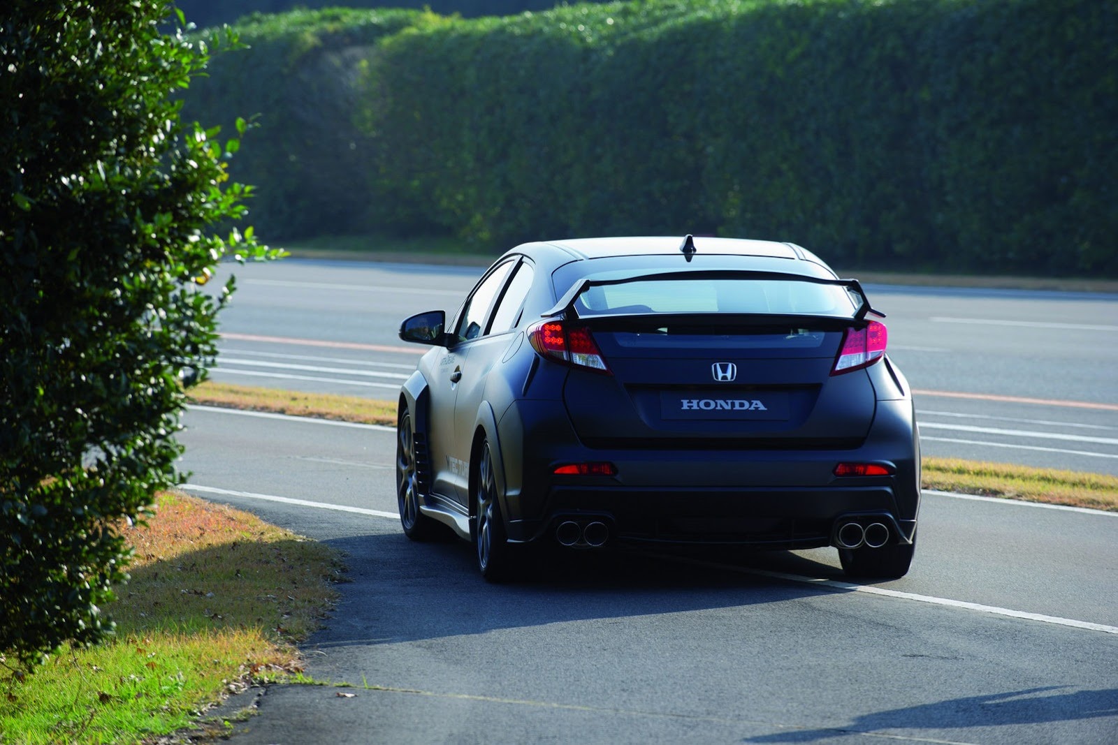 [2015-Honda-Civic-Type-R-Turbo-10%255B2%255D.jpg]