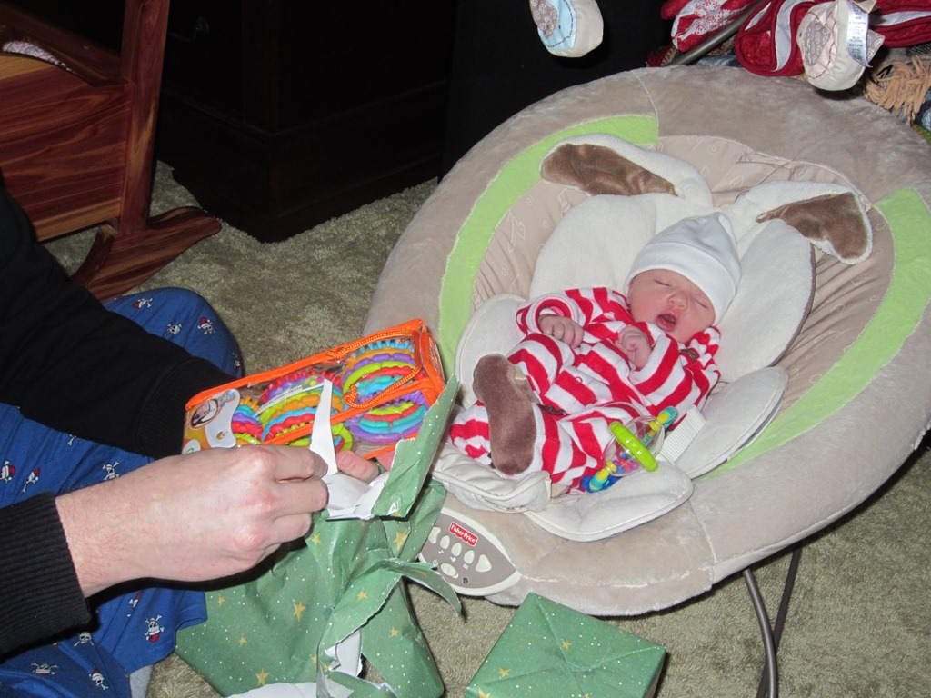 [Daddy%2520helping%2520Zoey%2520opening%2520gifts2%255B9%255D.jpg]