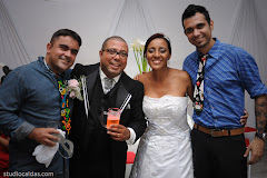 Fotos do evento Thatiany + Daniel. Foto numero 0171 do Studio Caldas, do Rio de Janeiro, RJ. Lincoln Caldas e equipe fazem fotos de casamento (fotografias de casamentos), fotos de making-of (making of de noiva), fotos em estudio (ensaios fotograficos), fotos de casal (ensaios fotograficos de e-session), fotos de familia, videos de casamento (filmagem de casamentos), videos de making-of e clipes de casamento. Fotojornalismo e videojornalismo no Rio de Janeiro, RJ. fotos casamento rio de janeiro fotografias casal rj foto eventos familia noiva ensaio fotografico videos galeria noivas fotografo evento casar retrato fotografía book fotográfico digital sites bolo