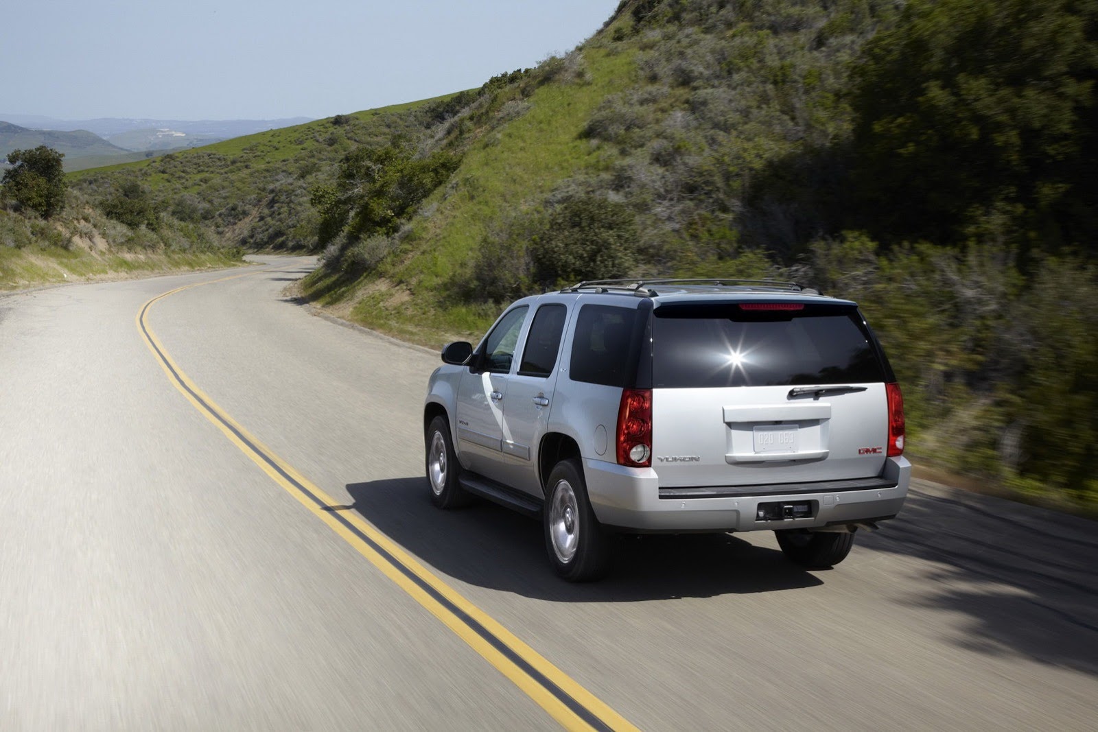 [2013-GMC-Yukon-001%255B2%255D.jpg]