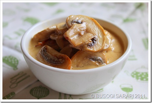 EASY MUSHROOM SAUCE© BUSOG! SARAP! 2011