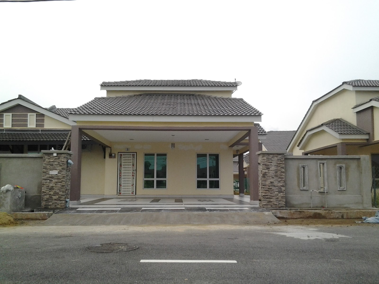 renovation: tembok pagar depan rumah ( porch car )