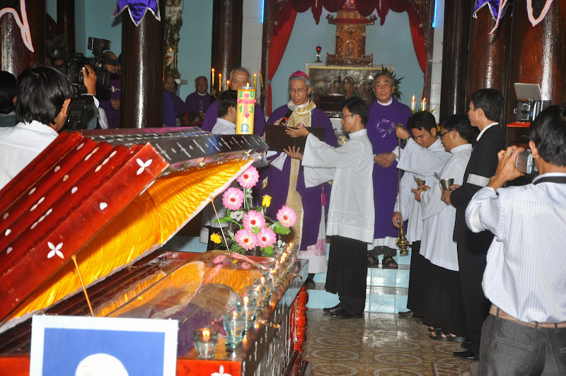 Thánh lễ an táng cha Gioakim Nguyễn Hoàng Trí